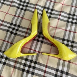 As small scratch in the front in one of the shoes